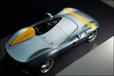 "Le Mans" est joué par Steve McQueen.