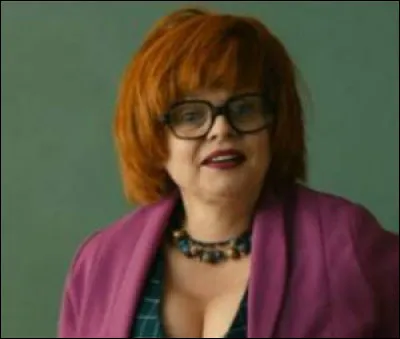 Gladys, qui est jouée par Isabelle Nanty, est la professeure qui enseigne...