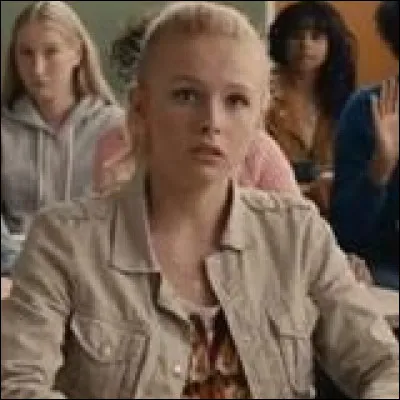 Quel est le surnom de la blonde, par le prof de sport ?