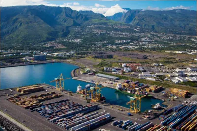 Les navires de croisière peuvent-ils accoster sur un des ports de la Réunion ?