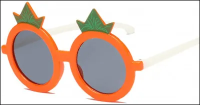 Qui a écrit le roman policier "La Dame dans l'auto avec des lunettes et un fusil" ?