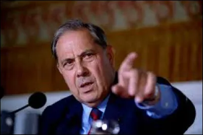 Cet homme politique, militant gaulliste et vice-président du SAC dans les années 70, ministre de l'Intérieur lors des deux premiers gouvernements de cohabitation, de 1986 à 1988 et de 1993 à 1995, se prénomme ...