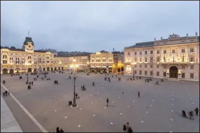 T comme cette ville italienne, port sur l'Adriatique, au carrefour des influences italienne, slave et autrichienne :