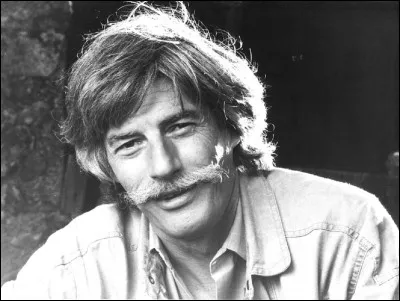 ''Aimer à perdre la raison'' est texte poétique mis en musique et interprété par Jean Ferrat. Qui est l'auteur de ce texte ?