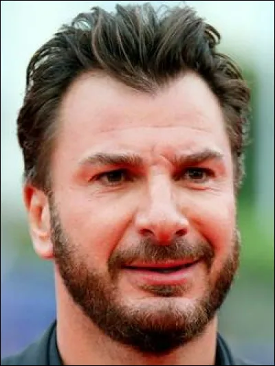 Qui est cet acteur, réalisateur, scénariste, producteur, humoriste et animateur de radio et de télévision français ?