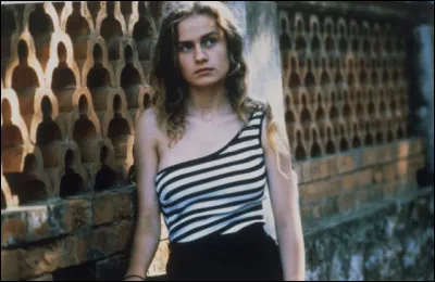 Sandrine Bonnaire débute en tenant la vedette dans ce film de Maurice Pialat ; elle gagne, à 16 ans, le César du meilleur espoir féminin. C'est :