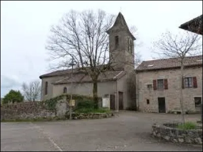 Vous avez sur cette image l'église Saint-Pierre de Planioles. Commune d'Occitanie, elle se situe dans le département ...
