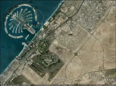 Cette ville est clbre pour ses constructions dmesures...