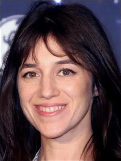 Qui est cette actrice et chanteuse franco-britannique ?