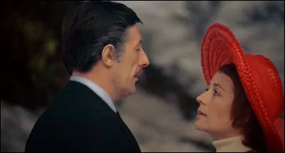 Jean Rochefort tient en 1972 son premier grand rôle dans ce film : il y est dans l'ex-mari d'Annie Girardot et le père de Claude Jade. C'est ...