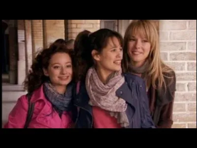 Avec qui Clem se bagarre-t-elle ?