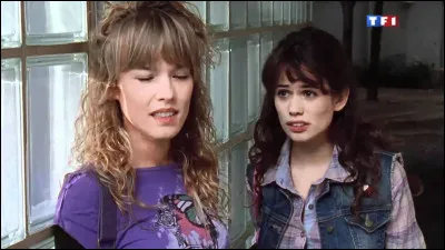 Qui Clem rejoint-elle à la fête chez Alizée ?