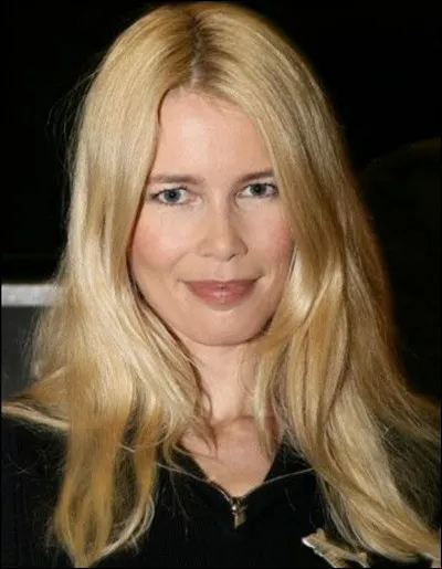 Ce mannequin, icône planétaire au début des années 90 avec les couvertures de magazines et les défilés de mode, c'est ... Schiffer.