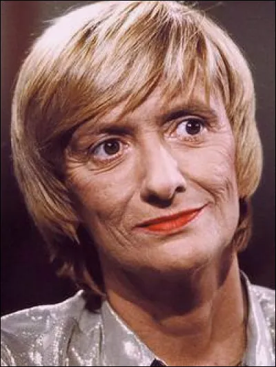 Qui est cette écrivaine qui devient célèbre dès son premier roman "Bonjour tristesse", morte en 2004 ?