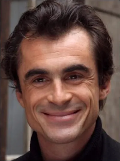 Qui est cet écrivain, philosophe, enseignant, animateur de radio et de télévision ?