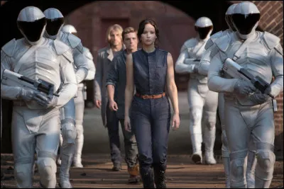 De quel district Katniss Everdeen fait-elle partie dans "Hunger Games" ?