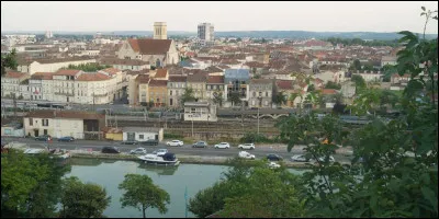 Ville du Sud-ouest, bordée par la Garonne, chef-lieu du département du Lot-et-Garonne :