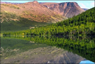 En poursuivant vers le nord, quelle mer bordant la Russie européenne atteindrez-vous ?