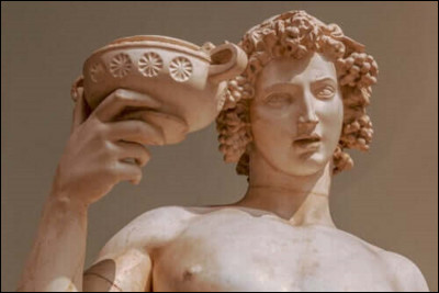 Qui était le dieu du vin dans la mythologie grecque ?