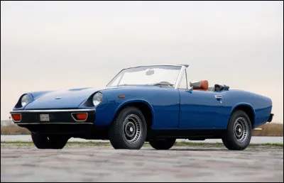 Pour remplacer la 3000, un des constructeurs s'est associé au carrossier pour produire sa remplaçante. Comment s'appelle-t-elle ?