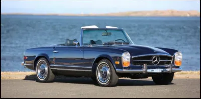Ce cabriolet allemand luxueux venu de Stuttgart est plus connu sous le nom de "Pagode". Pouvez-vous me nommer ce cabriolet ?
