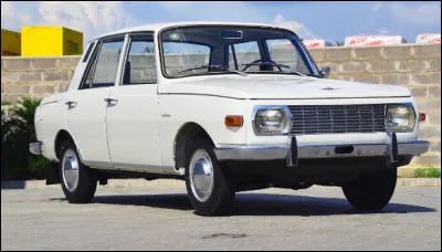 Voiture venue d'Allemagne de l'Est, elle est l'une des voitures les plus connues du pays. Comment se nomme-t-elle ?