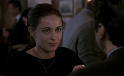 L'actrice Emmanuelle B&eacute;art joue aux c&ocirc;t&eacute;s de Daniel Auteuil dans le film "Un coeur en hiver" (1992) de Claude Sautet.
