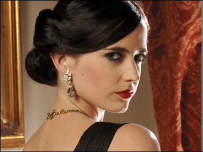 Dans la saga des James Bond, lequel de ces acteurs boit le plus d'alcool ?