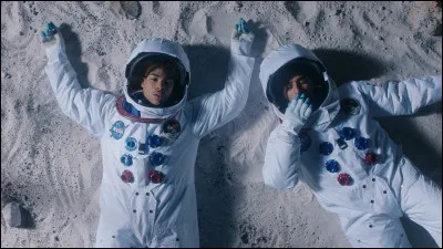 Quelle est la date de sortie de "Dans l'espace" en featuring avec Heuss l'Enfoir&eacute; ?