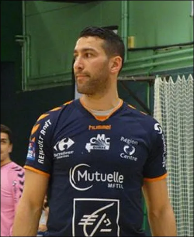 De quel pays est originaire Yacinn Bouakaz ?