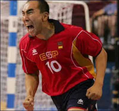 De quel pays est originaire Talant Dushebaev ?