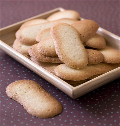 Ces petits gâteaux secs sont appelés des langues-de-...