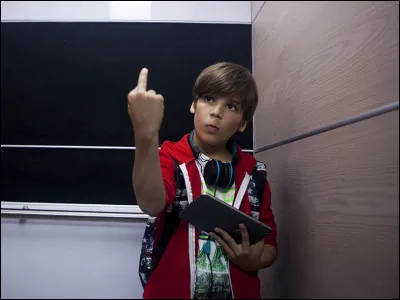 Comment se prénomme l'enfant que Franck doit garder ?