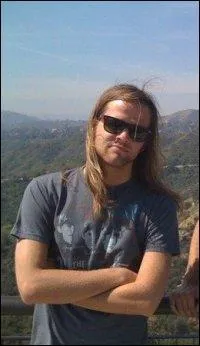 Comment s'appelle leur batteur ?