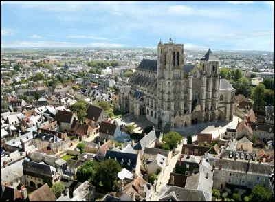 Connue pour son "printemps" et pour imposante cath&eacute;drale gothique :