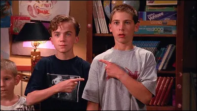 Que fait Loïs quand elle retrouve sa robe brûlée ?