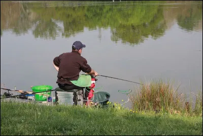Qui est l'auteur de la chanson ''La pêche à la ligne'' ?