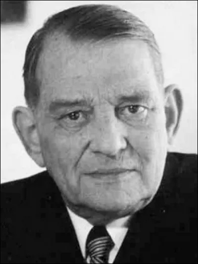 Qui est ce René, avocat, homme d'État français, dernier président de la quatrième République, mort en 1962 ?