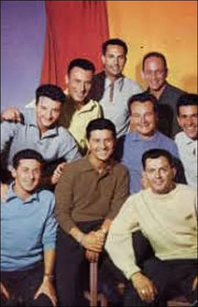 Les Compagnons de la chanson ont repris ''La Marche des anges''. Dans quel film réunissant Lino Ventura, Charles Aznavour et Maurice Biraud peut-on entendre ce chant ?