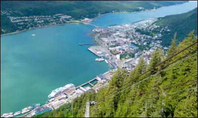 J comme cette ville américaine située au bord d'un détroit donnant sur le Pacifique, petite capitale de l'Alaska :