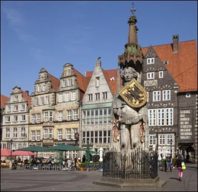 B comme cette ville portuaire allemande située le long du fleuve Weser, ancienne ville hanséatique :