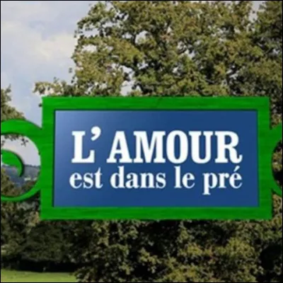 Qui présente l'émission ''L'amour est dans le pré'' ?