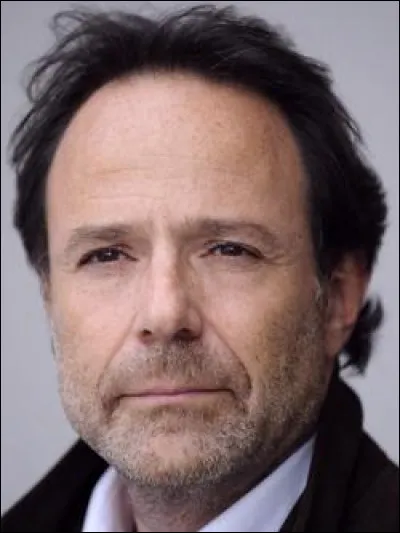 C'est un écrivain français né en 1961.