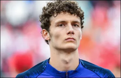 Qui est ce footballeur, né à Maubeuge, sacré champion du monde avec l'équipe de France grâce, entre autres, a ''une frappe de bâtard'' ?