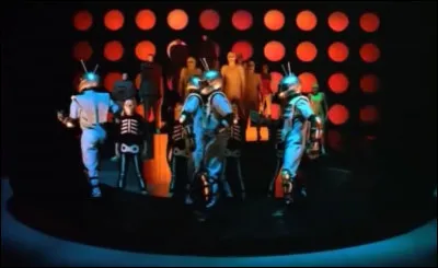 Quel groupe a compos&eacute; "Around the World" ?