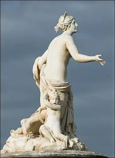 Dans la mythologie grecque, qui est la déesse de la Maternité et la protectrice des Enfants ?