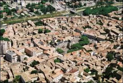 Ville de la vallée du Rhône, située dans le nord du département du Vaucluse :