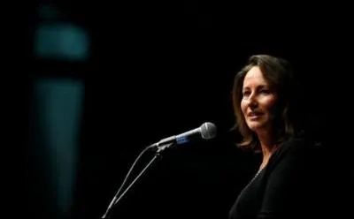 Dans son livre, Sgolne Royal n'est pas tendre avec le PS. Qu'a-t-elle crit?