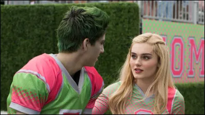 Quelle est la couleur des vrais cheveux de la fille ? Le ...