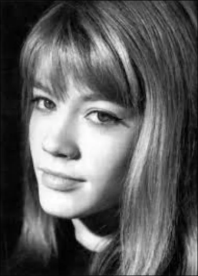 ''Tous les garçons et les filles'' chantait Françoise Hardy. Quel ministre généralisa la mixité dans tous les degrés de l'enseignement en France en 1975 ?